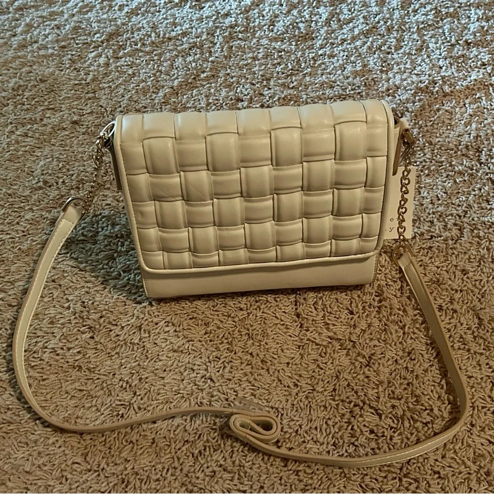 Elegant Cream Woven Women's Bag